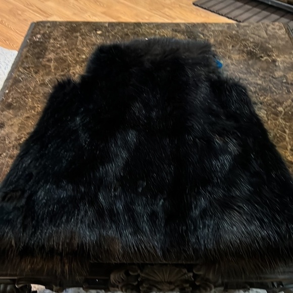 Medium BarIII FAUX FUR black VEST. A244 - Picture 4 of 4